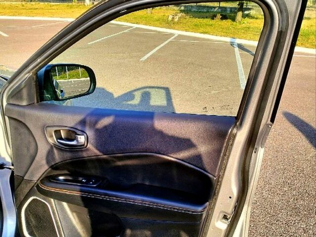 Серый Джип Компас, объемом двигателя 2.4 л и пробегом 103 тыс. км за 14400 $, фото 3 на Automoto.ua