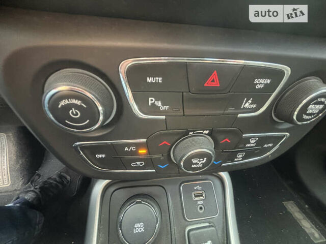 Серый Джип Компас, объемом двигателя 2.36 л и пробегом 140 тыс. км за 14000 $, фото 8 на Automoto.ua