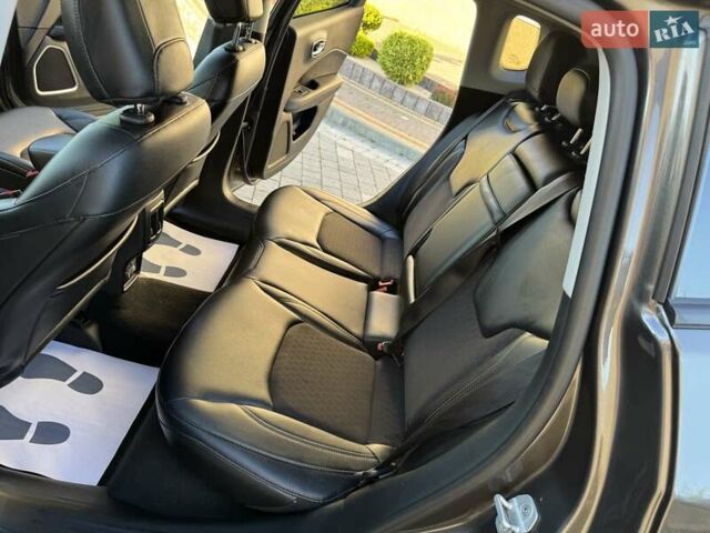 Сірий Джип Compass, об'ємом двигуна 2.4 л та пробігом 222 тис. км за 12850 $, фото 74 на Automoto.ua