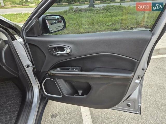 Сірий Джип Compass, об'ємом двигуна 2.36 л та пробігом 129 тис. км за 17100 $, фото 1 на Automoto.ua