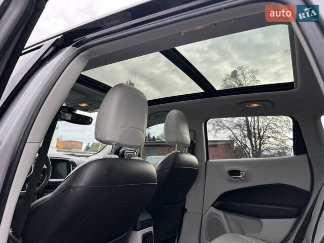 Джип Compass 2017 у Полтаві на Automoto.ua Сірий Джип Compass, об'ємом двигуна 2.36 л та пробігом 125 тис. км за 15500 $, фото 41 на Automoto.ua