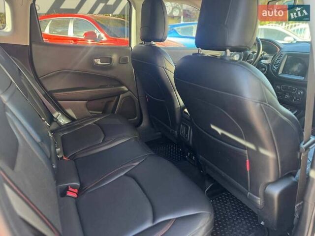 Джип Compass 2017 у Одесі на Automoto.ua Сірий Джип Compass, об'ємом двигуна 2.36 л та пробігом 42 тис. км за 12800 $, фото 26 на Automoto.ua