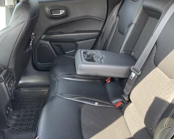 Серый Джип Компас, объемом двигателя 2.36 л и пробегом 61 тыс. км за 16000 $, фото 5 на Automoto.ua
