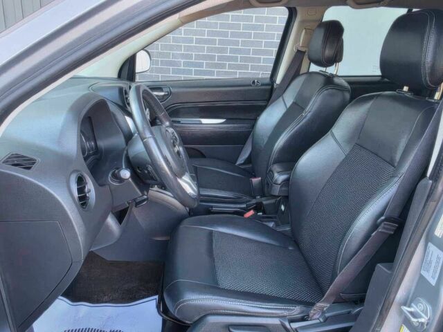 Сірий Джип Compass, об'ємом двигуна 2.4 л та пробігом 58 тис. км за 5600 $, фото 9 на Automoto.ua