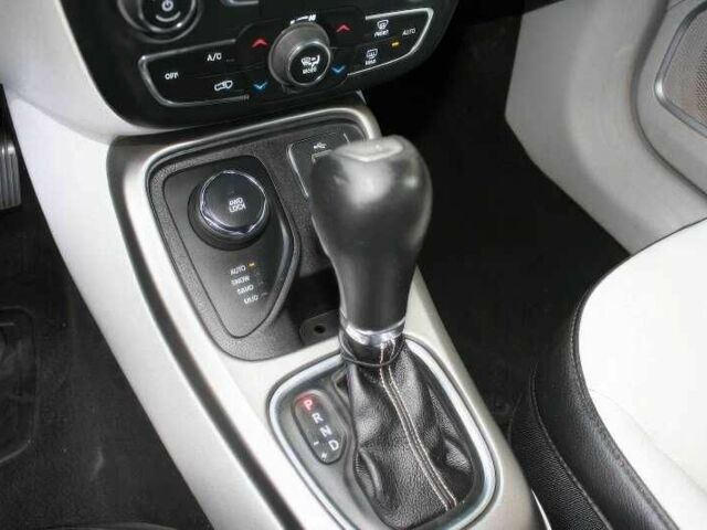 Серый Джип Компас, объемом двигателя 2.4 л и пробегом 89 тыс. км за 8200 $, фото 11 на Automoto.ua