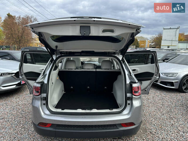 Джип Compass 2017 у Полтаві на Automoto.ua Сірий Джип Compass, об'ємом двигуна 2.36 л та пробігом 125 тис. км за 15500 $, фото 15 на Automoto.ua