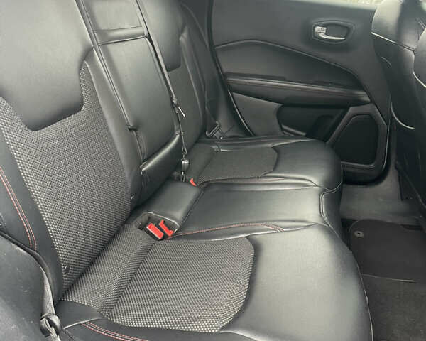 Сірий Джип Compass, об'ємом двигуна 2.36 л та пробігом 184 тис. км за 17000 $, фото 8 на Automoto.ua