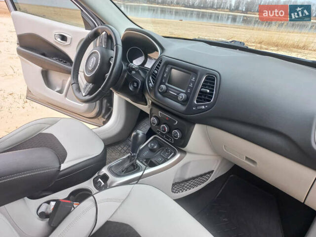 Сірий Джип Compass, об'ємом двигуна 2.4 л та пробігом 138 тис. км за 13800 $, фото 24 на Automoto.ua