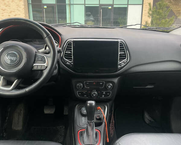 Сірий Джип Compass, об'ємом двигуна 2.36 л та пробігом 184 тис. км за 17000 $, фото 10 на Automoto.ua