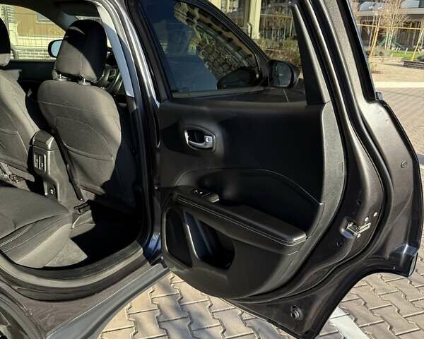 Серый Джип Компас, объемом двигателя 2.36 л и пробегом 100 тыс. км за 14700 $, фото 14 на Automoto.ua