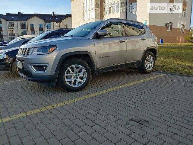 Серый Джип Компас, объемом двигателя 2.4 л и пробегом 37 тыс. км за 14000 $, фото 3 на Automoto.ua