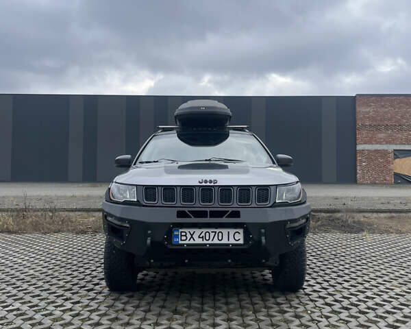 Сірий Джип Compass, об'ємом двигуна 2.36 л та пробігом 184 тис. км за 17000 $, фото 2 на Automoto.ua
