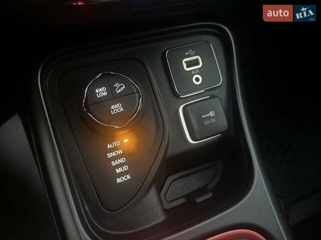 Джип Compass 2017 у Одесі на Automoto.ua Сірий Джип Compass, об'ємом двигуна 2.36 л та пробігом 42 тис. км за 12800 $, фото 3 на Automoto.ua