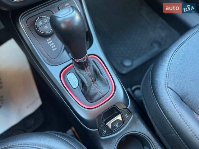 Джип Compass 2017 у Одесі на Automoto.ua Сірий Джип Compass, об'ємом двигуна 2.36 л та пробігом 42 тис. км за 12800 $, фото 34 на Automoto.ua