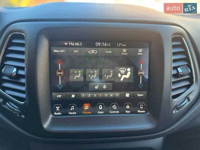 Джип Compass 2017 у Одесі на Automoto.ua Сірий Джип Compass, об'ємом двигуна 2.36 л та пробігом 42 тис. км за 12800 $, фото 27 на Automoto.ua