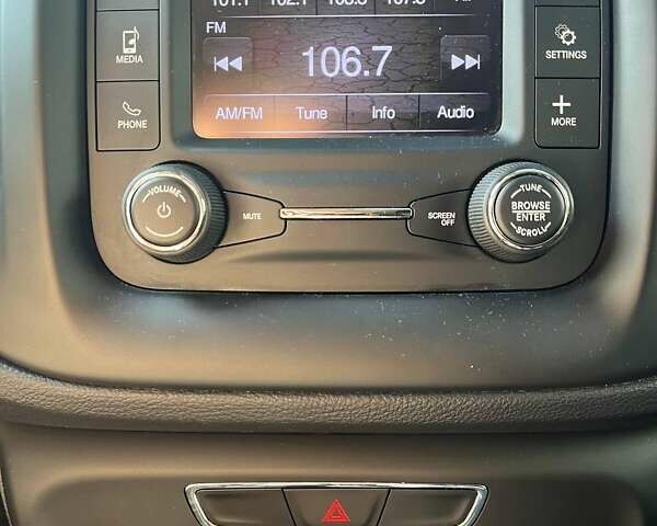 Серый Джип Компас, объемом двигателя 2.4 л и пробегом 107 тыс. км за 14400 $, фото 5 на Automoto.ua