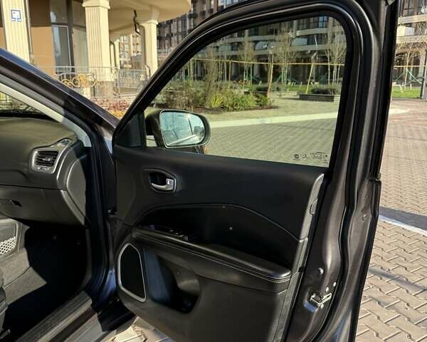 Серый Джип Компас, объемом двигателя 2.36 л и пробегом 100 тыс. км за 14700 $, фото 16 на Automoto.ua