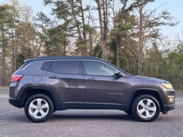 Сірий Джип Compass, об'ємом двигуна 2.4 л та пробігом 75 тис. км за 12800 $, фото 7 на Automoto.ua