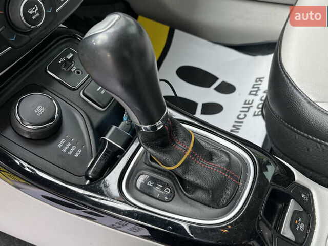 Сірий Джип Compass, об'ємом двигуна 2.36 л та пробігом 220 тис. км за 13800 $, фото 12 на Automoto.ua