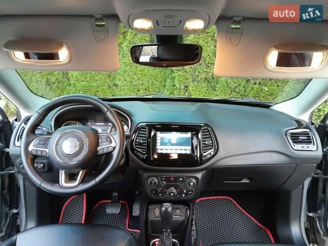 Джип Компас 2018 в Киеве на Automoto.ua Серый Джип Компас, объемом двигателя 2.4 л и пробегом 119 тыс. км за 15950 $, фото 42 на Automoto.ua