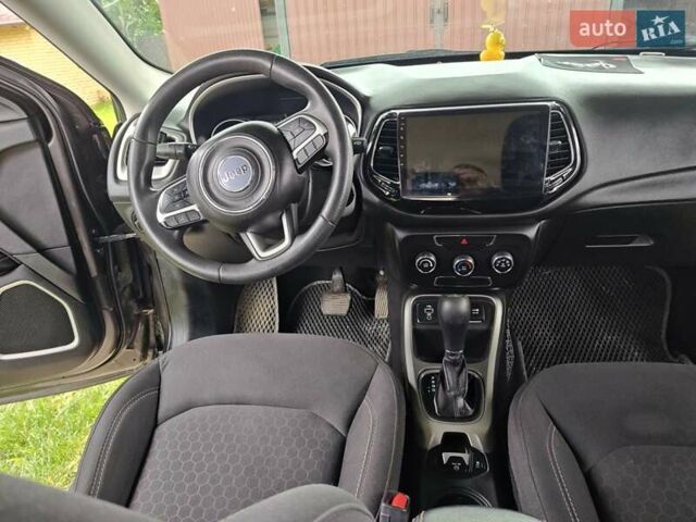 Серый Джип Компас, объемом двигателя 2.36 л и пробегом 69 тыс. км за 14500 $, фото 1 на Automoto.ua