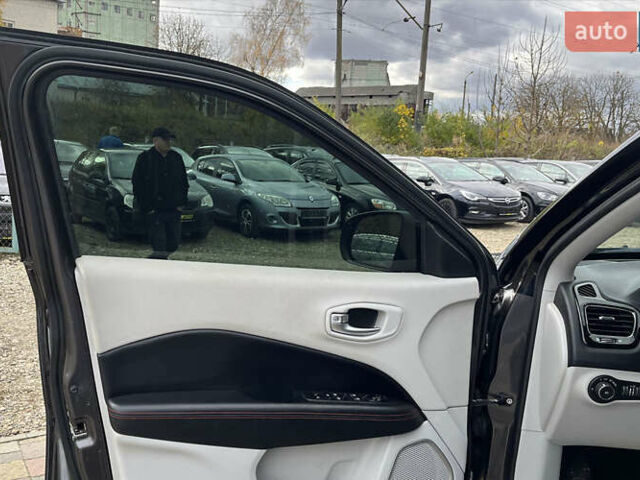 Сірий Джип Compass, об'ємом двигуна 2.36 л та пробігом 220 тис. км за 13800 $, фото 15 на Automoto.ua