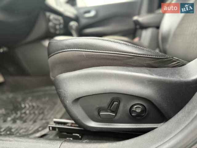 Серый Джип Компас, объемом двигателя 2.36 л и пробегом 230 тыс. км за 15999 $, фото 18 на Automoto.ua