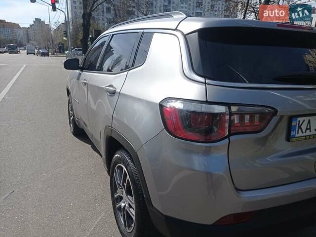 Сірий Джип Compass, об'ємом двигуна 2.4 л та пробігом 100 тис. км за 13600 $, фото 3 на Automoto.ua
