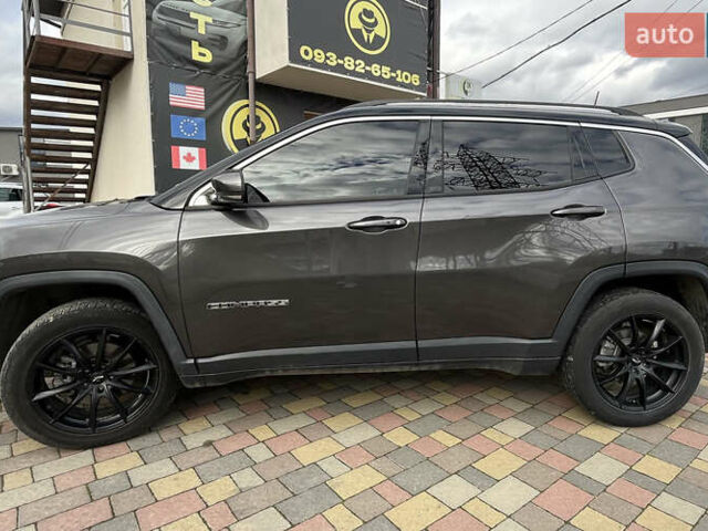 Сірий Джип Compass, об'ємом двигуна 2.36 л та пробігом 220 тис. км за 13800 $, фото 3 на Automoto.ua