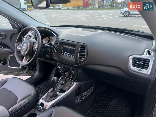 Джип Компас 2018 в Сумах на Automoto.ua Серый Джип Компас, объемом двигателя 2.36 л и пробегом 88 тыс. км за 14600 $, фото 17 на Automoto.ua