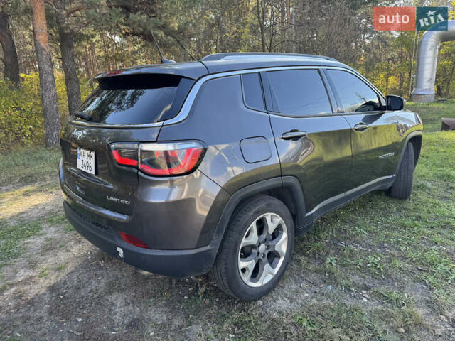 Джип Компас 2018 в Киеве на Automoto.ua Серый Джип Компас, объемом двигателя 2.4 л и пробегом 144 тыс. км за 15800 $, фото 2 на Automoto.ua