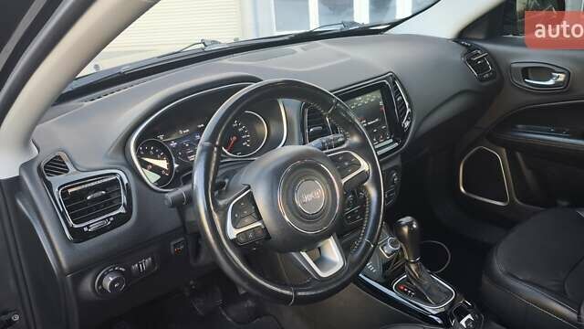 Джип Компас 2018 в Харькове на Automoto.ua Серый Джип Компас, объемом двигателя 2.36 л и пробегом 73 тыс. км за 17700 $, фото 8 на Automoto.ua