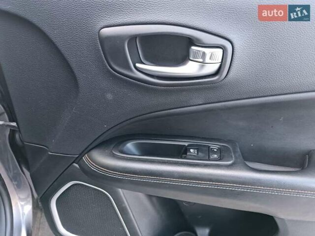 Серый Джип Компас, объемом двигателя 2.4 л и пробегом 190 тыс. км за 14490 $, фото 27 на Automoto.ua