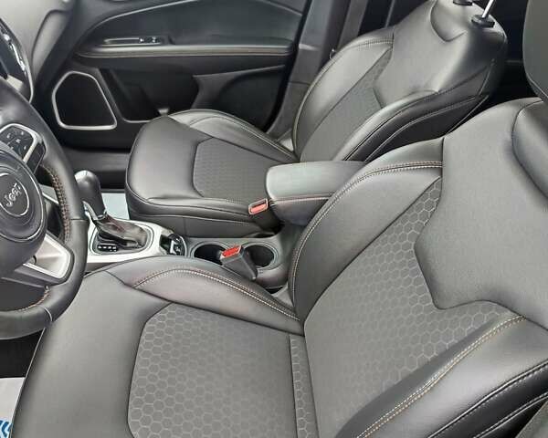 Серый Джип Компас, объемом двигателя 2.4 л и пробегом 79 тыс. км за 16500 $, фото 10 на Automoto.ua