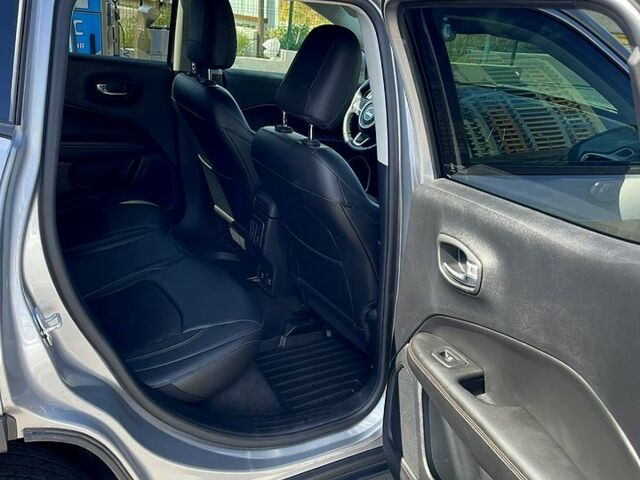 Сірий Джип Compass, об'ємом двигуна 2.4 л та пробігом 62 тис. км за 15500 $, фото 11 на Automoto.ua