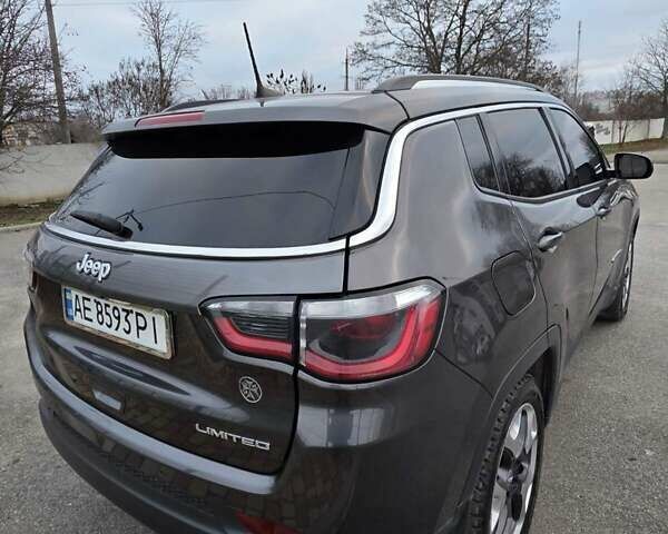 Серый Джип Компас, объемом двигателя 2.4 л и пробегом 70 тыс. км за 15000 $, фото 4 на Automoto.ua