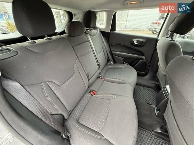 Сірий Джип Compass, об'ємом двигуна 2.4 л та пробігом 127 тис. км за 14900 $, фото 27 на Automoto.ua