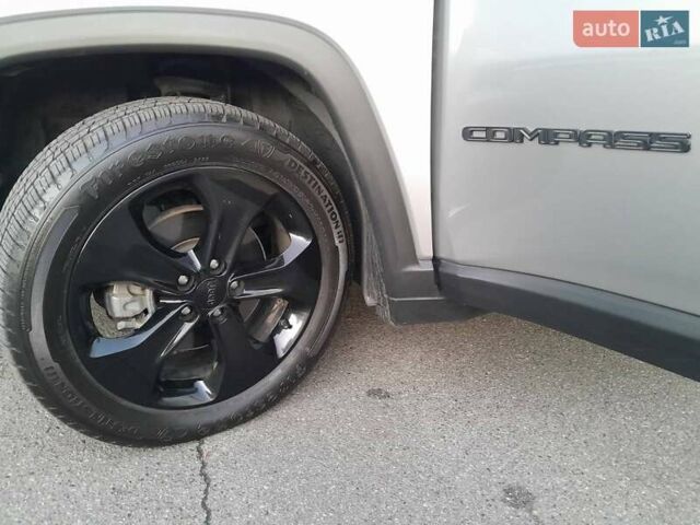 Джип Компас 2018 в Киеве на Automoto.ua Серый Джип Компас, объемом двигателя 2.4 л и пробегом 119 тыс. км за 15950 $, фото 78 на Automoto.ua
