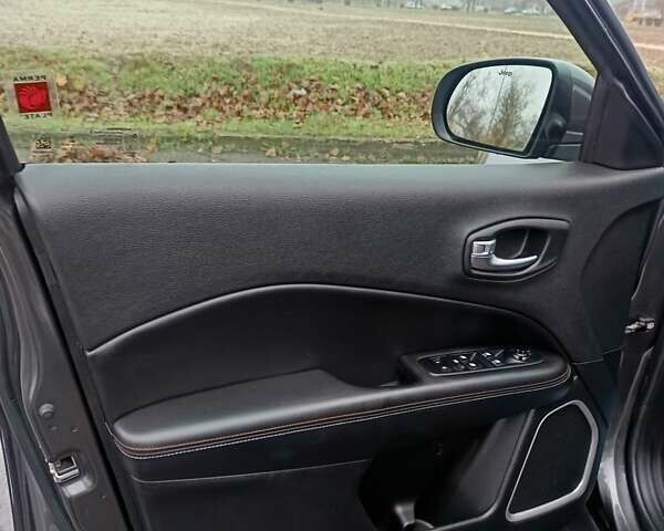 Серый Джип Компас, объемом двигателя 2.4 л и пробегом 79 тыс. км за 16500 $, фото 8 на Automoto.ua