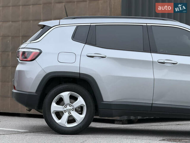 Серый Джип Компас, объемом двигателя 2.36 л и пробегом 105 тыс. км за 14950 $, фото 10 на Automoto.ua