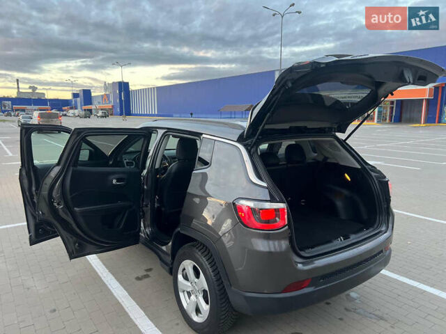 Джип Компас 2018 в Сумах на Automoto.ua Серый Джип Компас, объемом двигателя 2.36 л и пробегом 88 тыс. км за 14600 $, фото 10 на Automoto.ua