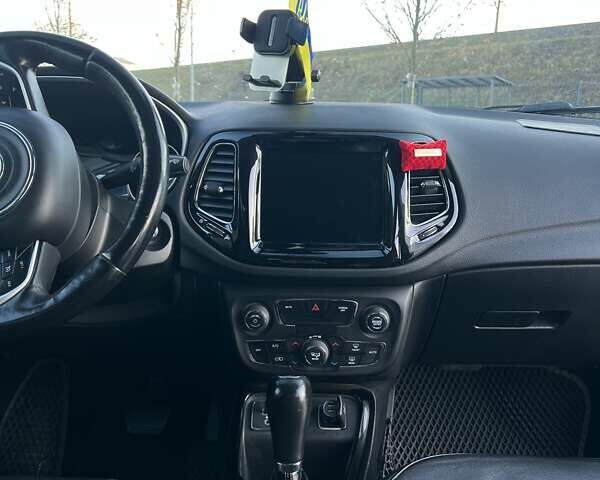 Джип Compass 2018 у Ирпене на Automoto.ua Сірий Джип Compass, об'ємом двигуна 2.4 л та пробігом 116 тис. км за 14900 $, фото 6 на Automoto.ua