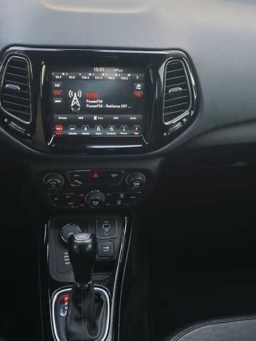 Джип Компас 2018 в Харькове на Automoto.ua Серый Джип Компас, объемом двигателя 2.36 л и пробегом 73 тыс. км за 17700 $, фото 12 на Automoto.ua