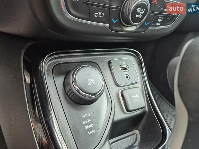 Серый Джип Компас, объемом двигателя 2.36 л и пробегом 155 тыс. км за 12300 $, фото 17 на Automoto.ua