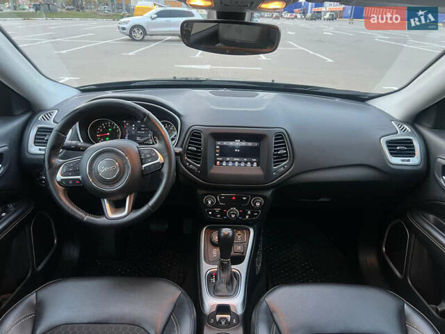 Джип Компас 2018 в Сумах на Automoto.ua Серый Джип Компас, объемом двигателя 2.36 л и пробегом 88 тыс. км за 14600 $, фото 19 на Automoto.ua