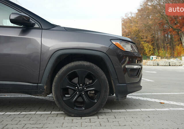 Серый Джип Компас, объемом двигателя 2.4 л и пробегом 164 тыс. км за 14000 $, фото 5 на Automoto.ua