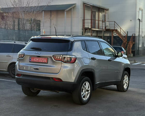 Серый Джип Компас, объемом двигателя 2.36 л и пробегом 191 тыс. км за 12900 $, фото 4 на Automoto.ua