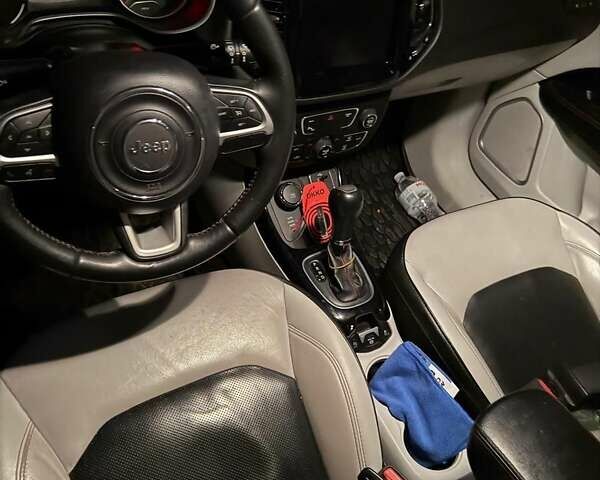 Серый Джип Компас, объемом двигателя 2.36 л и пробегом 220 тыс. км за 13299 $, фото 2 на Automoto.ua