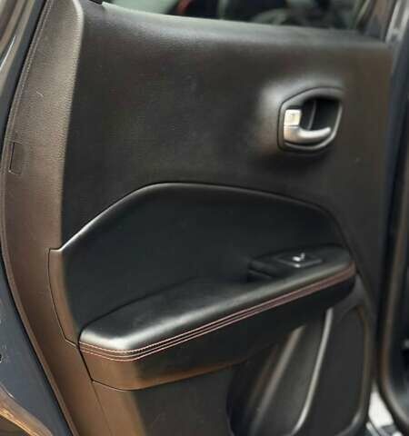 Сірий Джип Compass, об'ємом двигуна 2.36 л та пробігом 113 тис. км за 18600 $, фото 12 на Automoto.ua