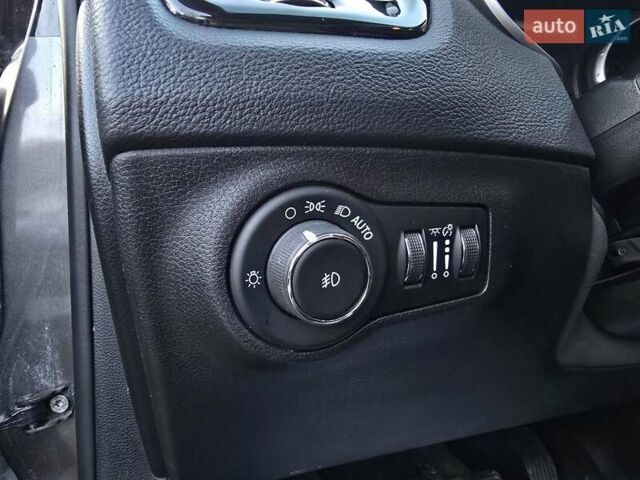 Сірий Джип Compass, об'ємом двигуна 2.36 л та пробігом 163 тис. км за 15000 $, фото 19 на Automoto.ua